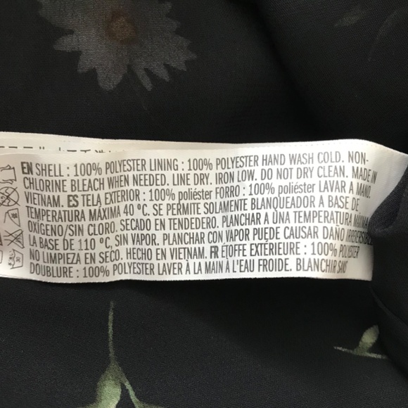 FOREVER 21 Cropped Floral Rose Blouse M Fit Black Red White Flare Out Cuffs - Picture 16 of 16